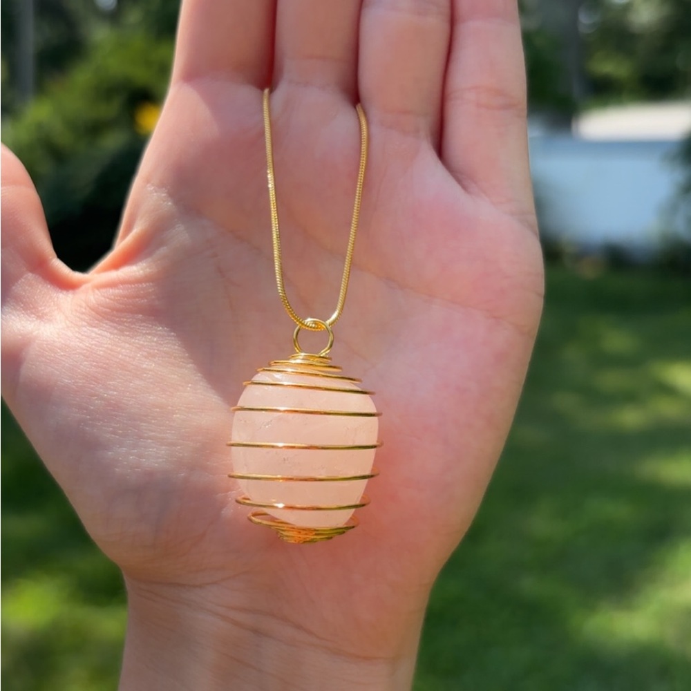 ‼️SALE $10‼️Handmade Rose quartz in a gold wire wrapped necklace
